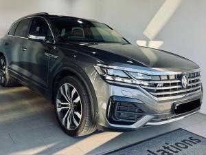 Volkswagen Touareg V6 TDI Executive R-Line - Image 2