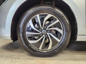 Volkswagen Polo hatch 1.0TSI Life auto - Image 9