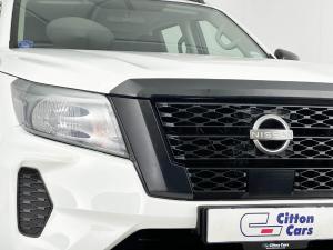Nissan Navara 2.5DDTI SE Plus automatic D/C - Image 4