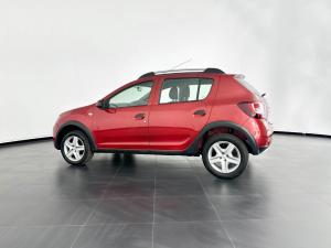 Renault Sandero 900T Stepway Expression - Image 2