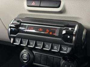 Suzuki Ignis 1.2 GLX automatic - Image 7