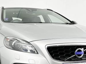 Volvo V40 CC D4 Momentum Geartronic - Image 3