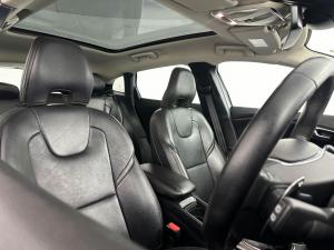 Volvo V40 CC D4 Momentum Geartronic - Image 8