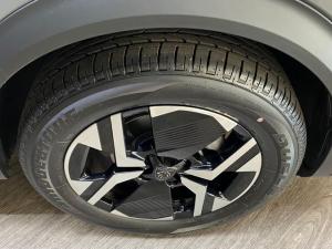 Peugeot 2008 1.2T Allure - Image 5
