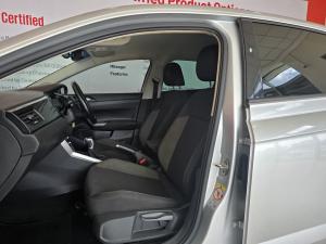 Volkswagen Polo hatch 1.0TSI Life auto - Image 11