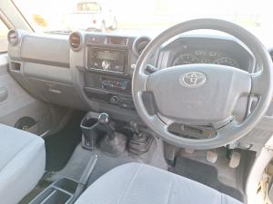 Toyota Land Cruiser 79 4.5D-4D V8 single cab LX - Image 6