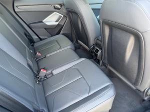 Audi Q3 35 TDI S Tronic Urban Edition - Image 12