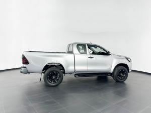 Toyota Hilux 2.8 GD-6 Raider 4X4 automaticD/C - Image 5