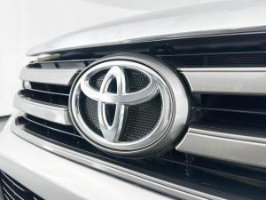 Toyota Hilux 2.8 GD-6 Raider 4X4 automaticD/C - Image 7