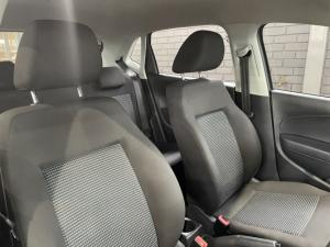 Volkswagen Polo Vivo hatch 1.6 Comfortline auto - Image 6