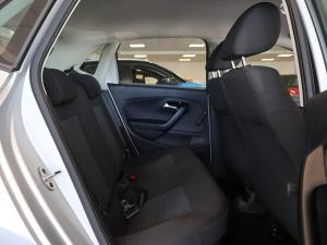 Volkswagen Polo Vivo hatch 1.6 Comfortline auto - Image 12