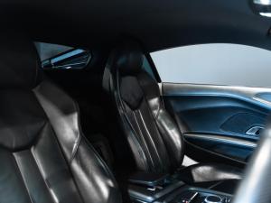 Audi R8 5.2 V10 plus quattro - Image 10