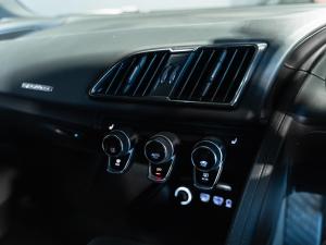 Audi R8 5.2 V10 plus quattro - Image 22