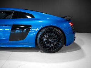 Audi R8 5.2 V10 plus quattro - Image 3