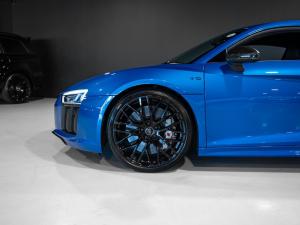 Audi R8 5.2 V10 plus quattro - Image 4