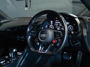 Audi R8 5.2 V10 plus quattro - Image 8