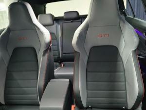Volkswagen Golf GTI - Image 12