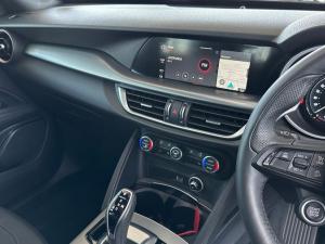 Alfa Romeo Stelvio 2.0T Veloce Q4 - Image 14