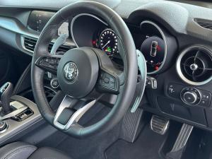 Alfa Romeo Stelvio 2.0T Veloce Q4 - Image 16