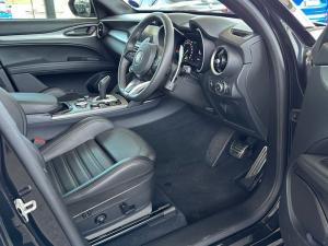 Alfa Romeo Stelvio 2.0T Veloce Q4 - Image 17
