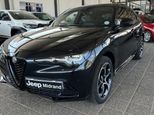 Alfa Romeo Stelvio 2.0T Veloce Q4 - Image 3