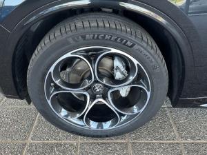 Alfa Romeo Stelvio 2.0T Veloce Q4 - Image 5