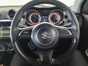 Suzuki Swift 1.2 GLX auto - Image 13
