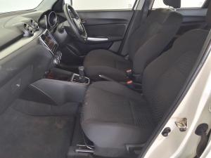 Suzuki Swift 1.2 GLX auto - Image 9
