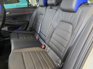 Volkswagen Golf R - Image 12