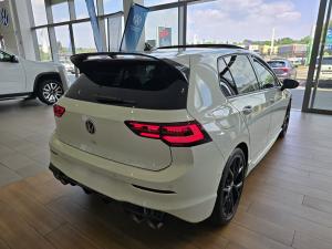 Volkswagen Golf R - Image 4