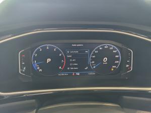Volkswagen T-Roc 2.0TSI 140kW 4Motion R-Line - Image 10