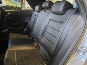 Volkswagen T-Roc 2.0TSI 140kW 4Motion R-Line - Image 16