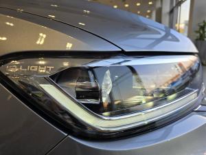 Volkswagen T-Roc 2.0TSI 140kW 4Motion R-Line - Image 6