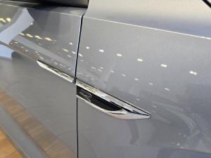 Volkswagen T-Roc 2.0TSI 140kW 4Motion R-Line - Image 9