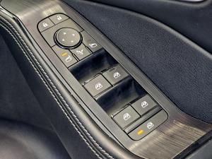 Nissan X-Trail 2.5 Acenta Plus 4WD - Image 13