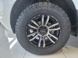 Nissan Navara 2.5DDTi double cab SE Plus 4x4 - Image 10