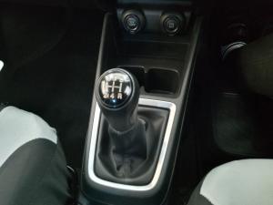 Suzuki Swift 1.2 GL manual - Image 17
