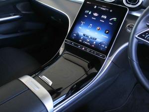 Mercedes-Benz C-Class C200 Avantgarde - Image 13