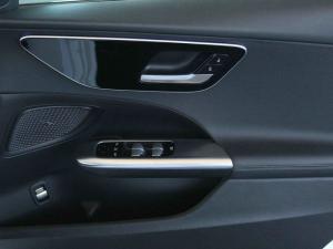 Mercedes-Benz C-Class C200 Avantgarde - Image 16