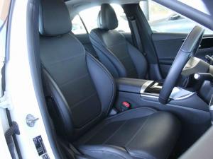 Mercedes-Benz C-Class C200 Avantgarde - Image 17