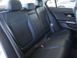 Mercedes-Benz C-Class C200 Avantgarde - Image 20