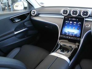 Mercedes-Benz C-Class C200 Avantgarde - Image 21