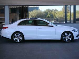 Mercedes-Benz C-Class C200 Avantgarde - Image 3