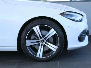 Mercedes-Benz C-Class C200 Avantgarde - Image 4