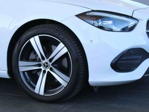 Mercedes-Benz C-Class C200 Avantgarde - Image 5