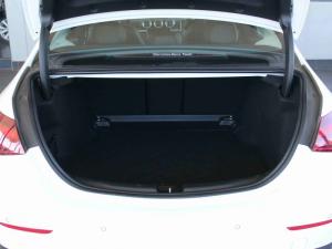 Mercedes-Benz C-Class C200 Avantgarde - Image 9