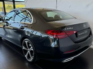 Mercedes-Benz C-Class C220d Avantgarde - Image 3