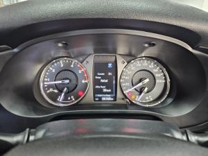 Toyota Hilux 2.4 GD-6 Raider X 4X4 automaticD/C - Image 9