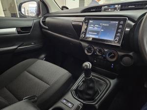 Toyota Hilux 2.4GD-6 Xtra cab Raider manual - Image 12
