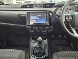 Toyota Hilux 2.4GD-6 Xtra cab Raider manual - Image 15